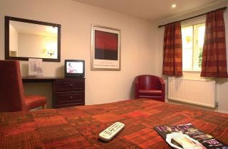 Hotel St Lawrence Luton  Ngoại thất bức ảnh
